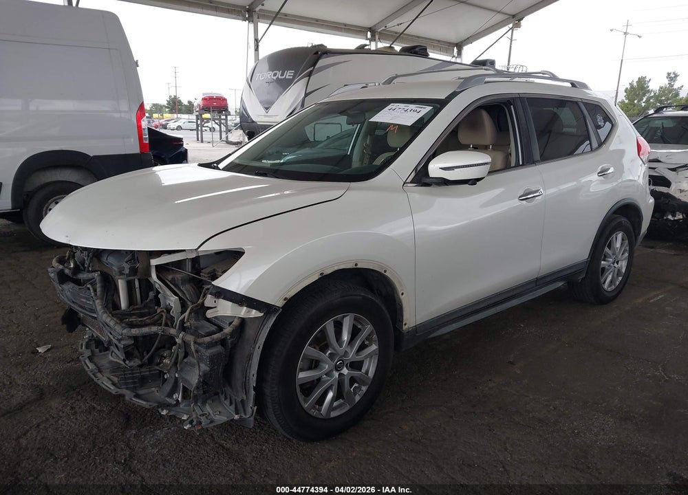 2017 NISSAN ROGUE SV VIN: KNMAT2MTXHP564060
