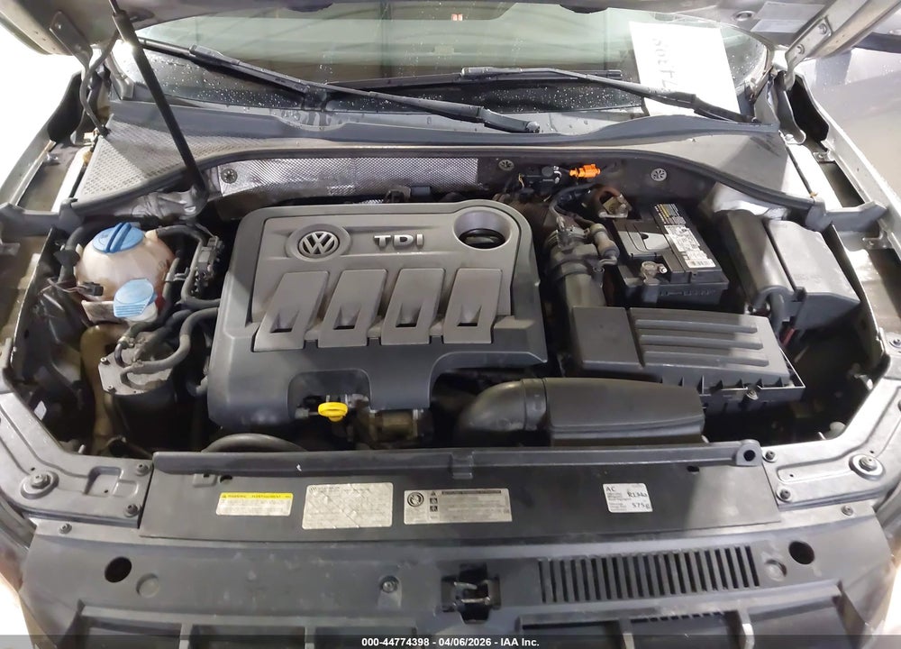 2014 VOLKSWAGEN PASSAT 2.0L TDI SEL PREMIUM VIN: 1VWCN7A32EC084809