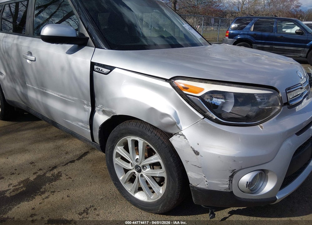 2018 KIA SOUL + VIN: KNDJP3A58J7604674