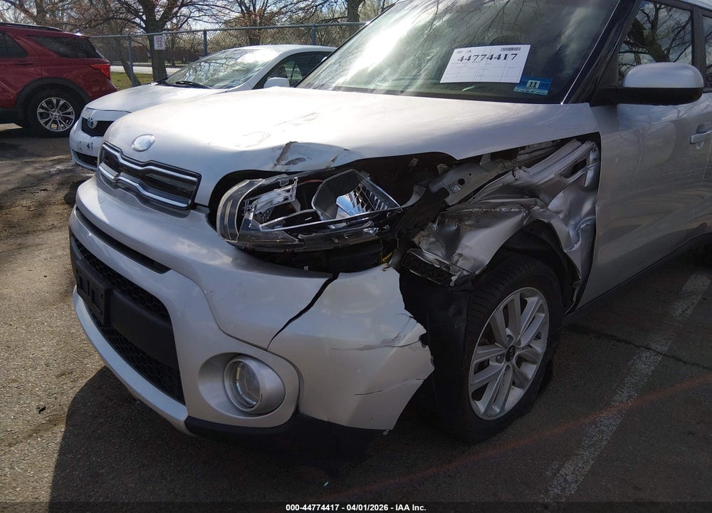 2018 KIA SOUL + VIN: KNDJP3A58J7604674