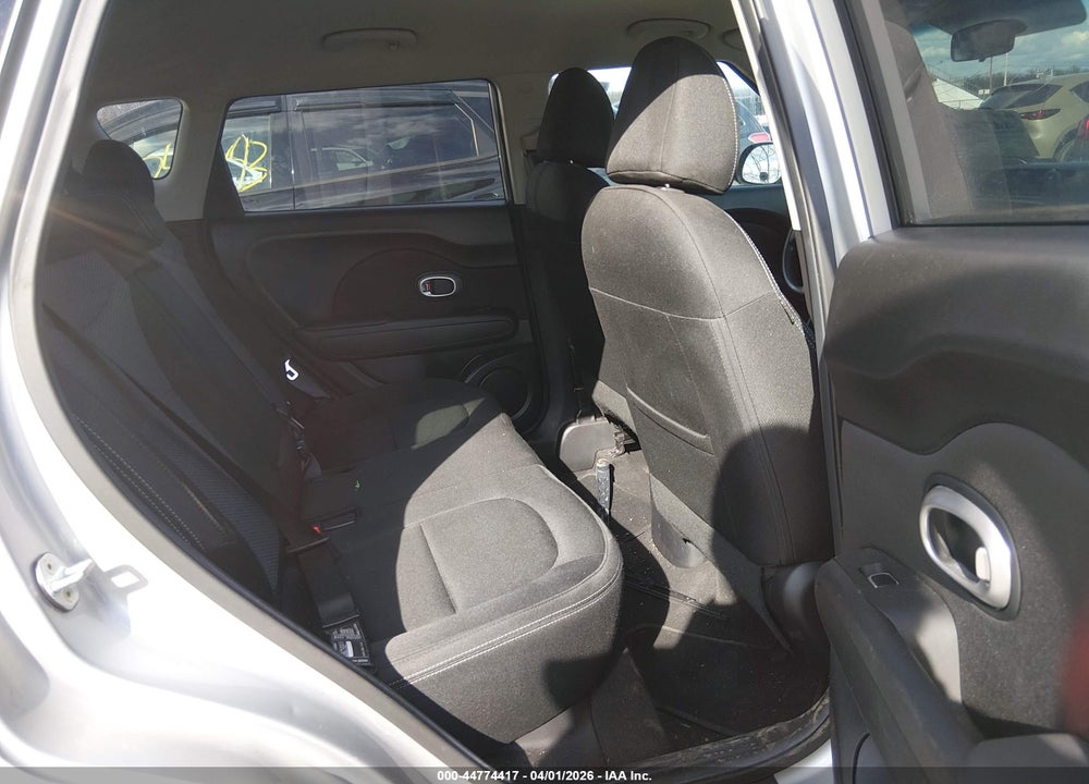 2018 KIA SOUL + VIN: KNDJP3A58J7604674