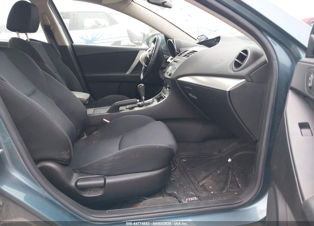2011 MAZDA 3 S SPORT VIN: JM1BL1U53B1429724