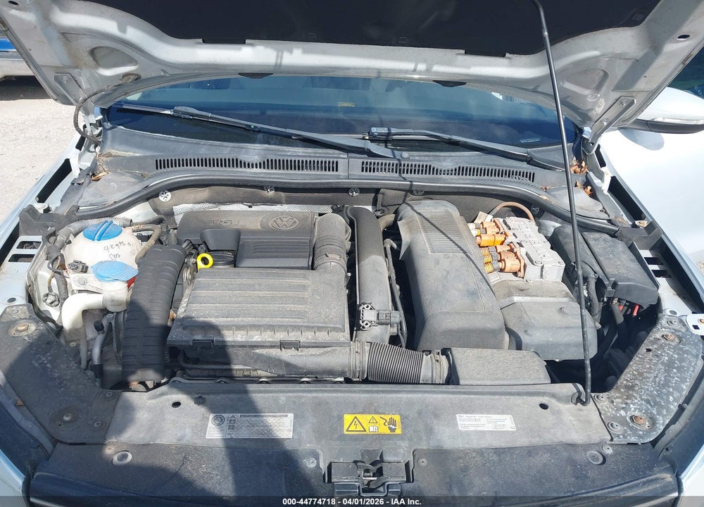 2013 VOLKSWAGEN JETTA HYBRID SEL VIN: 3VW637AJ4DM231176