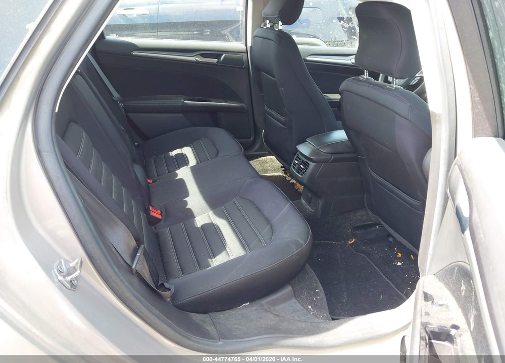 2015 FORD FUSION SE VIN: 3FA6P0HD4FR187867