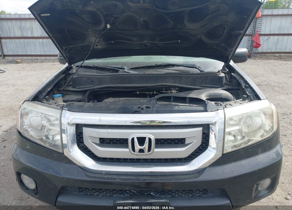 2011 HONDA PILOT TOURING VIN: 5FNYF3H93BB047422