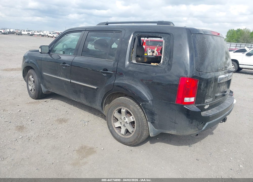 2011 HONDA PILOT TOURING VIN: 5FNYF3H93BB047422