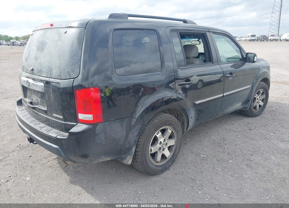2011 HONDA PILOT TOURING VIN: 5FNYF3H93BB047422
