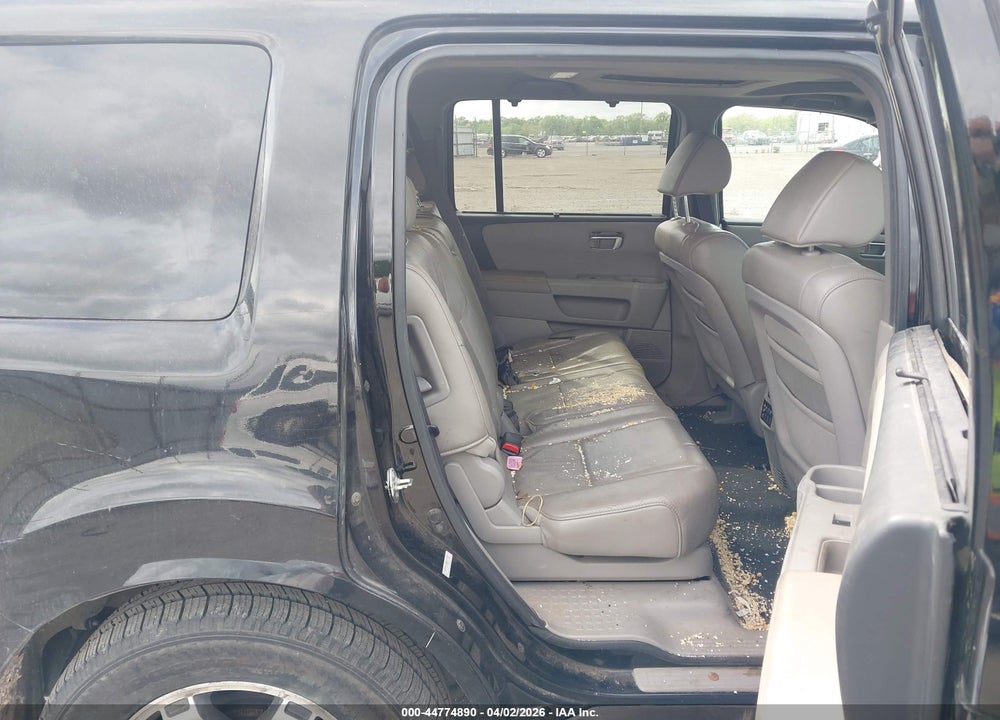 2011 HONDA PILOT TOURING VIN: 5FNYF3H93BB047422