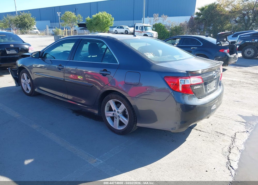 2013 TOYOTA CAMRY SE VIN: 4T1BF1FK5DU212828