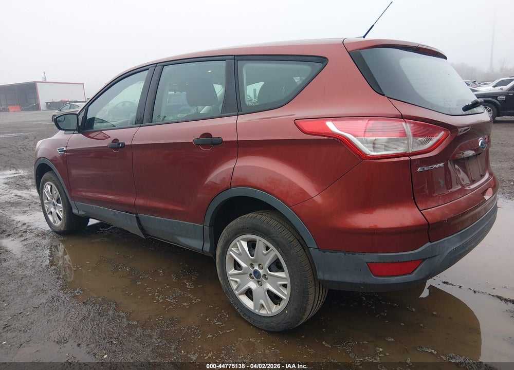 2014 FORD ESCAPE S VIN: 1FMCU0F7XEUA98052