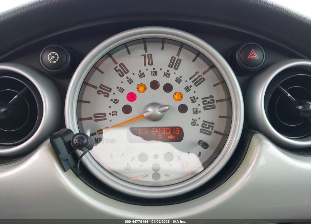 2004 MINI COOPER VIN: WMWRC33494TJ60832