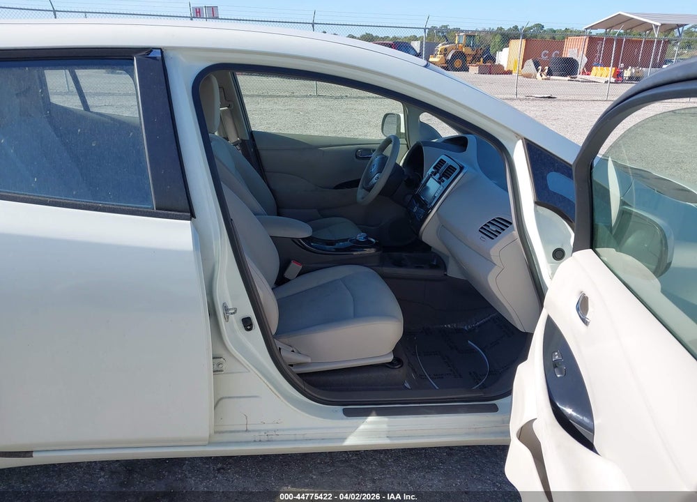 2011 NISSAN LEAF VIN: JN1AZ0CP6BT009065