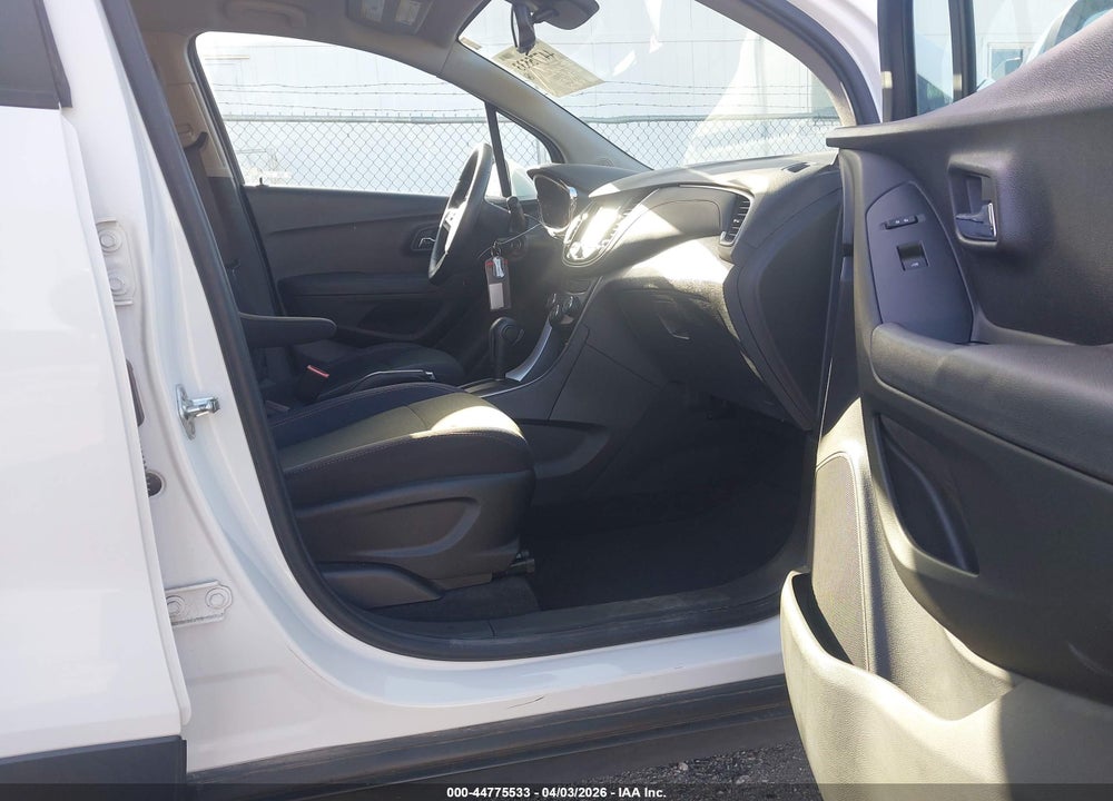 2017 CHEVROLET TRAX LS VIN: 3GNCJKSB7HL269879