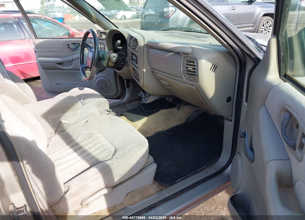 2002 CHEVROLET S-10 LS VIN: 1GCCS145228164759