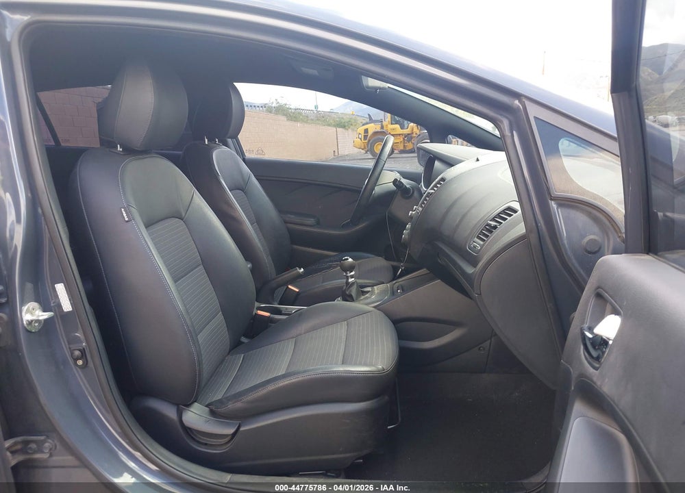 2016 KIA FORTE SX VIN: KNAFZ5A33G5494547