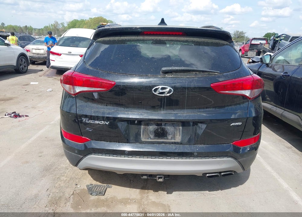 2018 HYUNDAI TUCSON VALUE VIN: KM8J3CA26JU799530