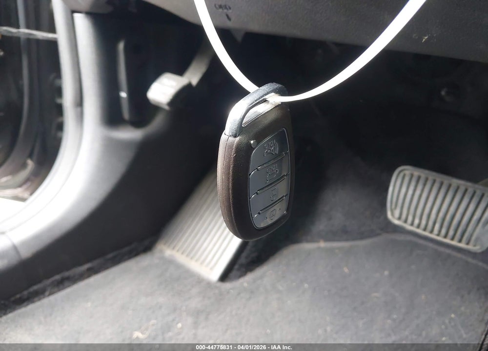 2018 HYUNDAI TUCSON VALUE VIN: KM8J3CA26JU799530