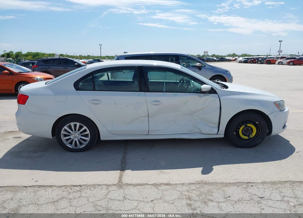 2014 VOLKSWAGEN JETTA 1.8T SE VIN: 3VWD17AJ7EM302207