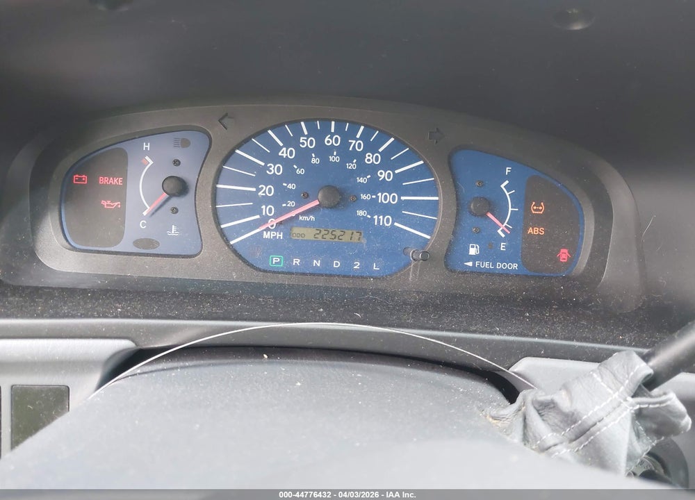 2002 TOYOTA SIENNA CE VIN: 4T3ZF19C82U423609