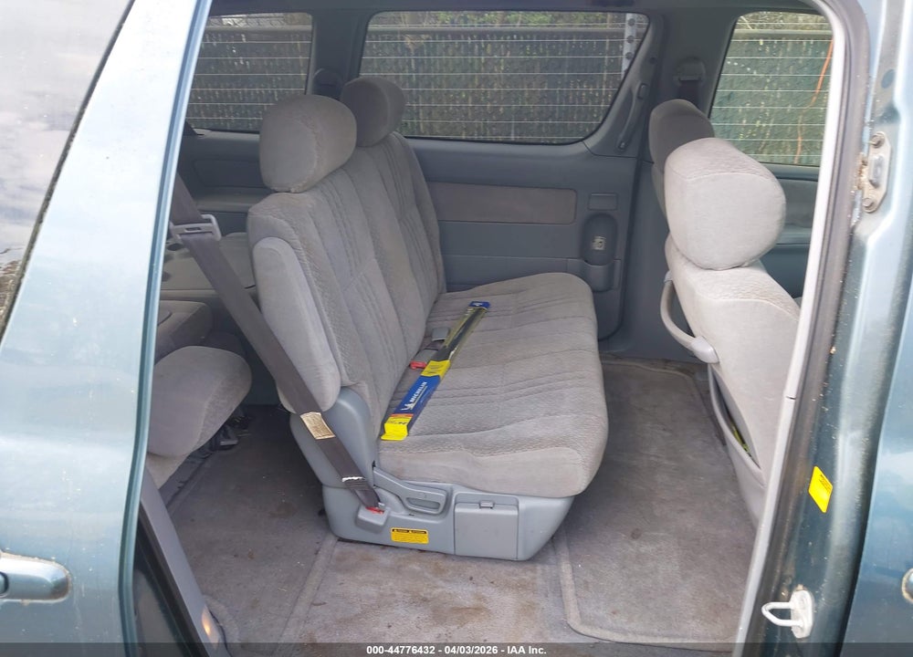 2002 TOYOTA SIENNA CE VIN: 4T3ZF19C82U423609