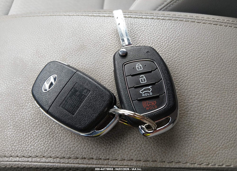 2018 HYUNDAI TUCSON SE VIN: KM8J23A4XJU660165