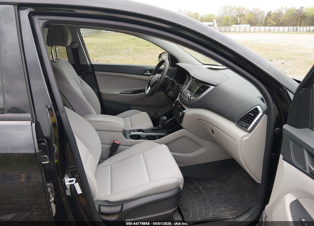 2018 HYUNDAI TUCSON SE VIN: KM8J23A4XJU660165