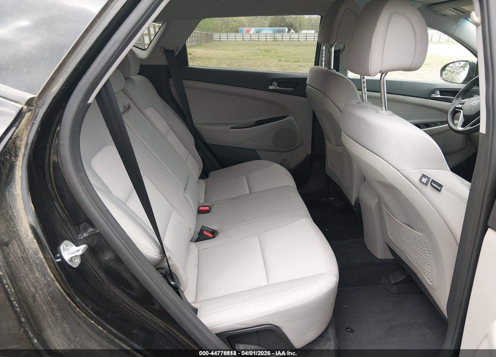 2018 HYUNDAI TUCSON SE VIN: KM8J23A4XJU660165