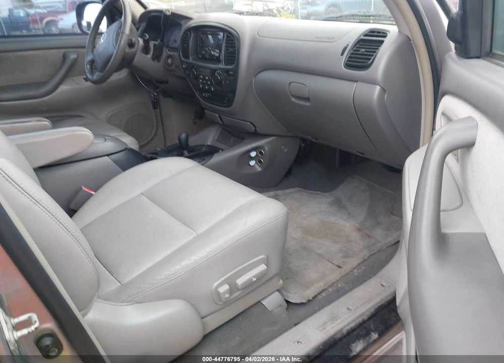 2004 TOYOTA SEQUOIA SR5 VIN: 5TDBT44A54S212597