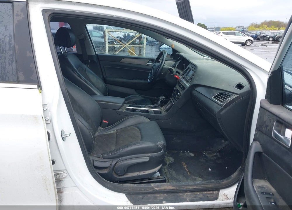 2015 HYUNDAI SONATA SPORT VIN: 5NPE34AF6FH107010