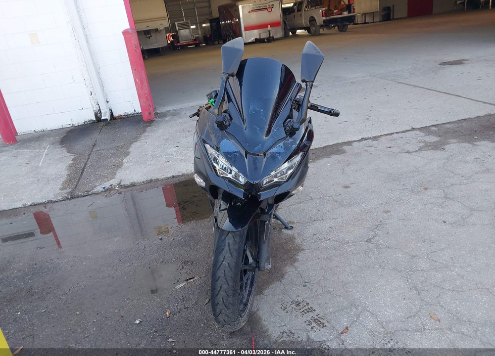 2018 KAWASAKI EX400 VIN: JKAEXKG11JDA10796