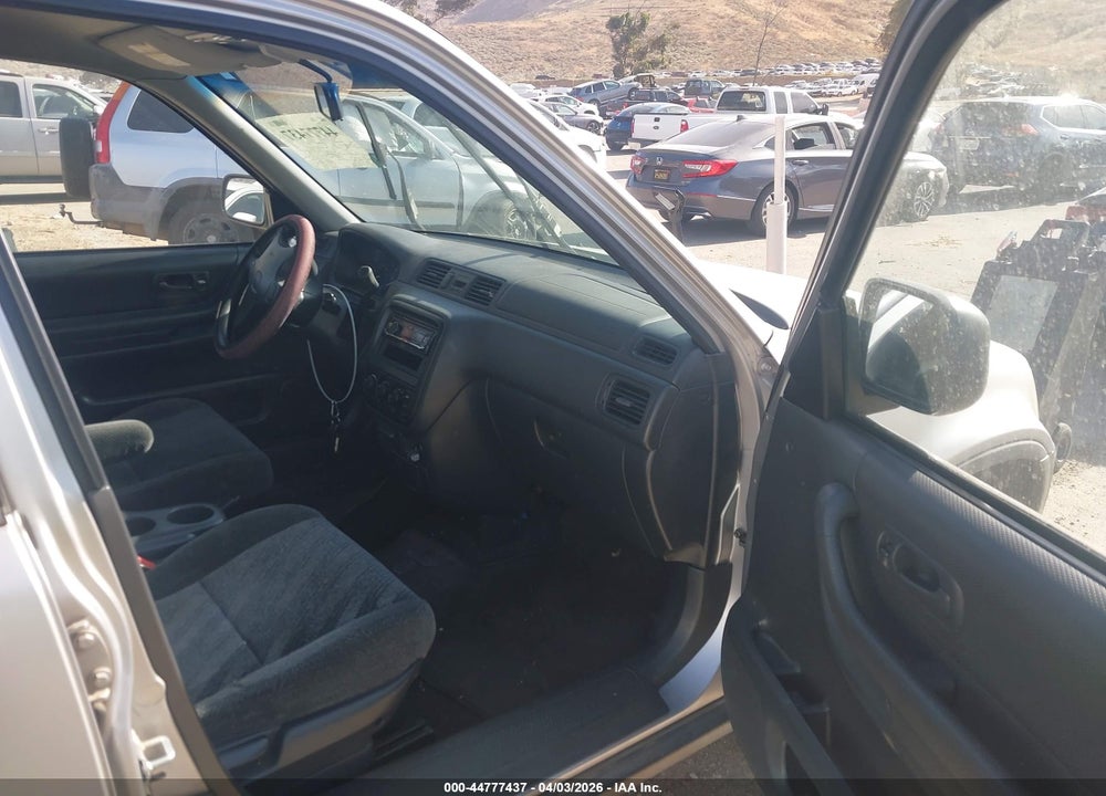 2001 HONDA CR-V LX VIN: JHLRD28401C006382