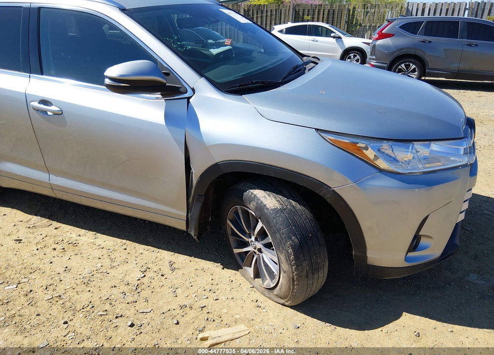 2017 TOYOTA HIGHLANDER XLE VIN: 5TDJZRFH9HS448774