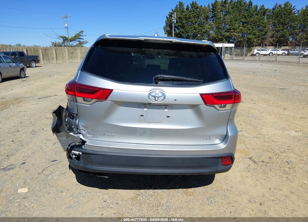 2017 TOYOTA HIGHLANDER XLE VIN: 5TDJZRFH9HS448774