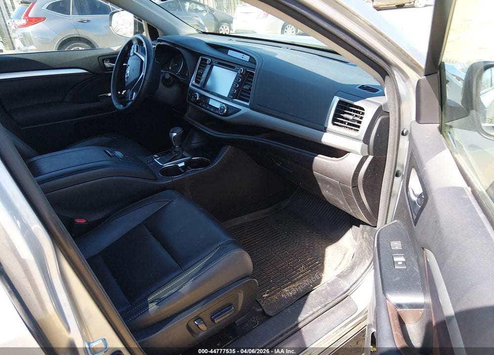 2017 TOYOTA HIGHLANDER XLE VIN: 5TDJZRFH9HS448774