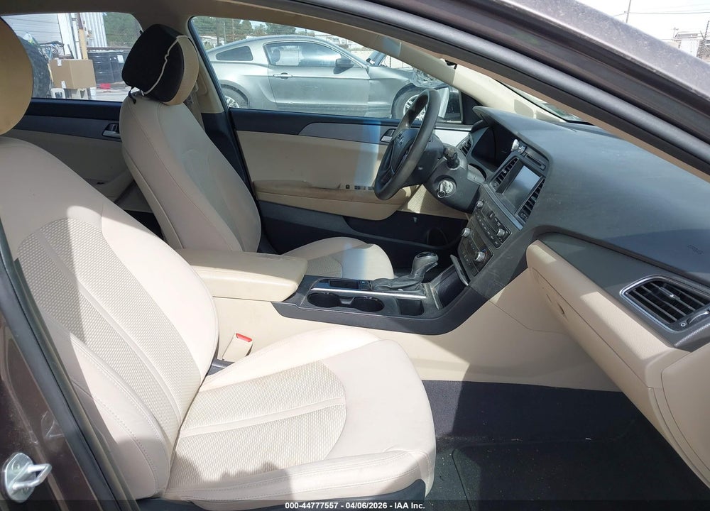 2016 HYUNDAI SONATA SE VIN: 5NPE24AF9GH333692