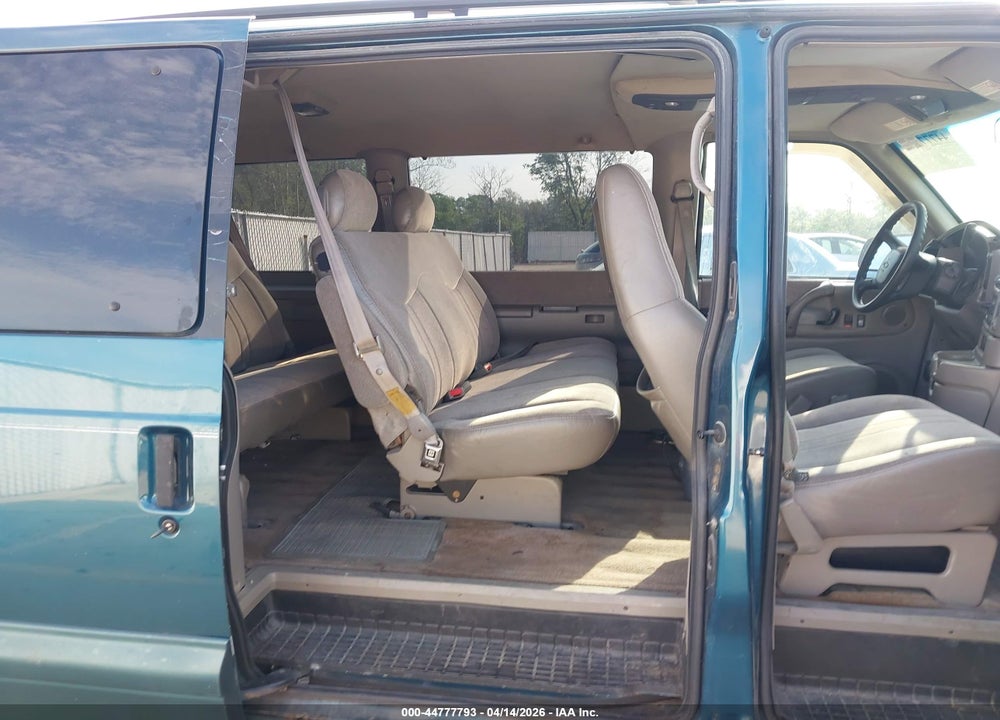 2000 CHEVROLET ASTRO VIN: 1GNDM19W9YB212616