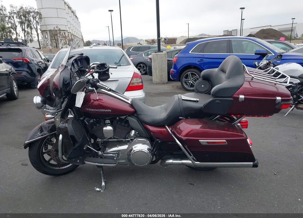 2015 HARLEY-DAVIDSON FLHTKL ULTRA LIMITED LOW VIN: 1HD1KKL38FB600552