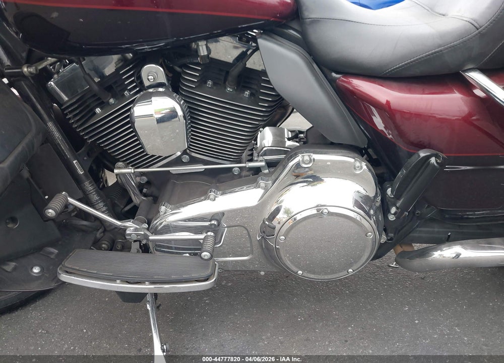 2015 HARLEY-DAVIDSON FLHTKL ULTRA LIMITED LOW VIN: 1HD1KKL38FB600552