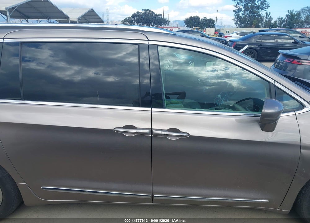2018 CHRYSLER PACIFICA HYBRID TOURING L VIN: 2C4RC1L76JR129297