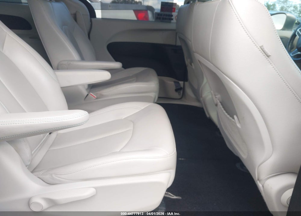 2018 CHRYSLER PACIFICA HYBRID TOURING L VIN: 2C4RC1L76JR129297