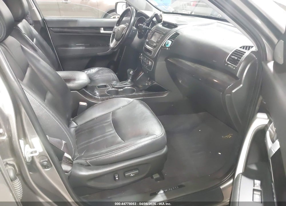 2015 KIA SORENTO EX V6 VIN: 5XYKUDA72FG654775