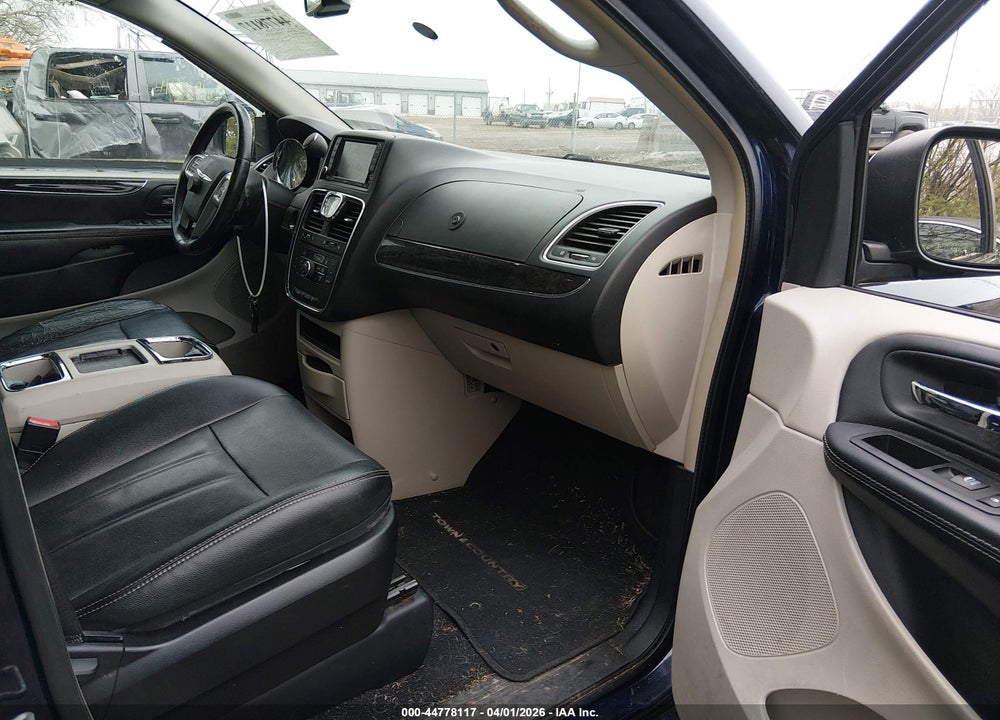 2016 CHRYSLER TOWN & COUNTRY VIN: 2C4RC1BG4GR301191