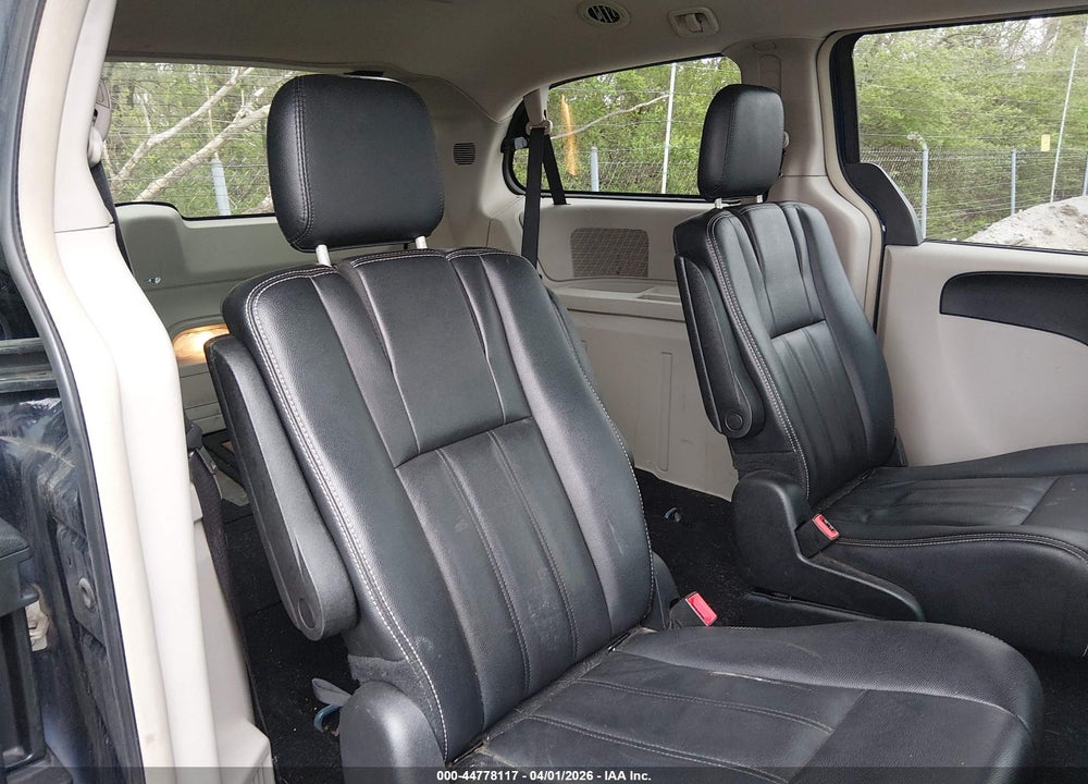 2016 CHRYSLER TOWN & COUNTRY VIN: 2C4RC1BG4GR301191