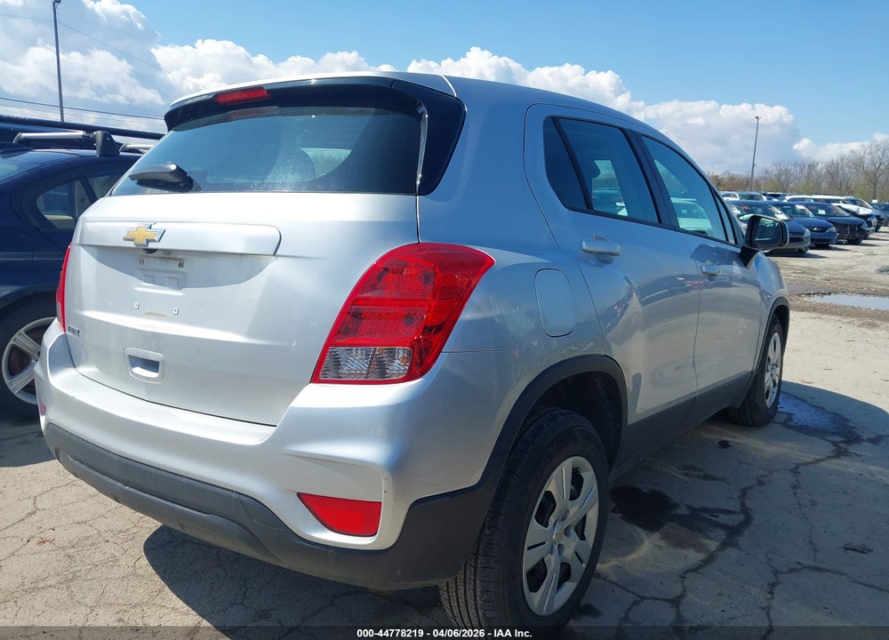2018 CHEVROLET TRAX LS VIN: KL7CJKSB0JB542948