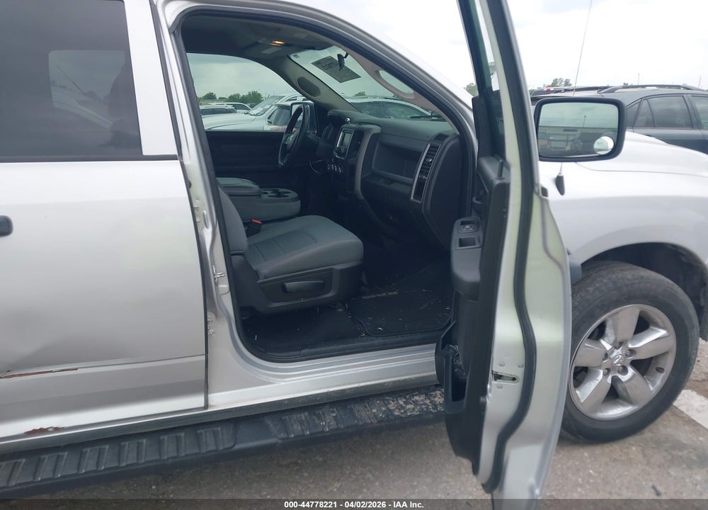 2019 RAM 1500 CLASSIC ST VIN: 1C6RR7FGXKS595108