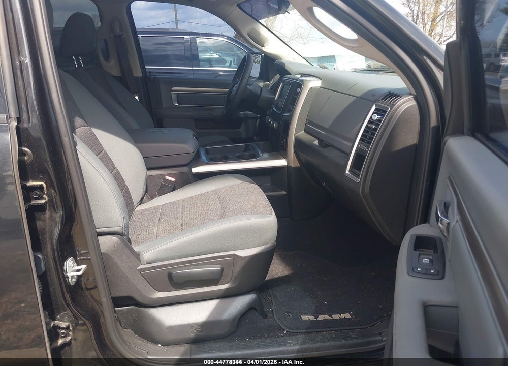 2019 RAM 1500 CLASSIC SLT  4X4 5'7 BOX VIN: 1C6RR7LG6KS516490