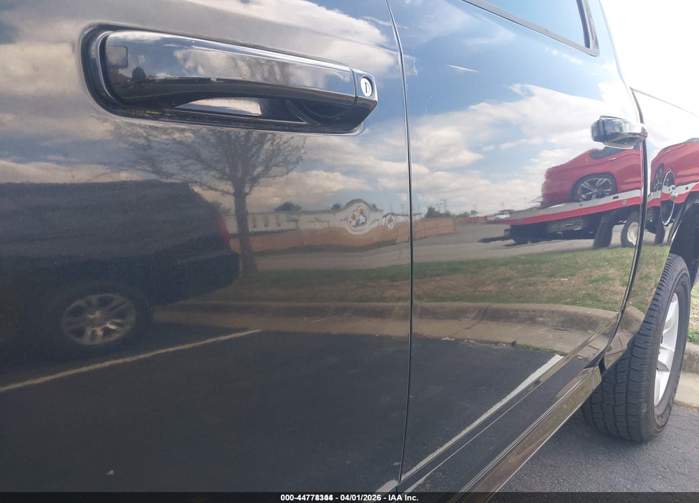 2019 RAM 1500 CLASSIC SLT  4X4 5'7 BOX VIN: 1C6RR7LG6KS516490