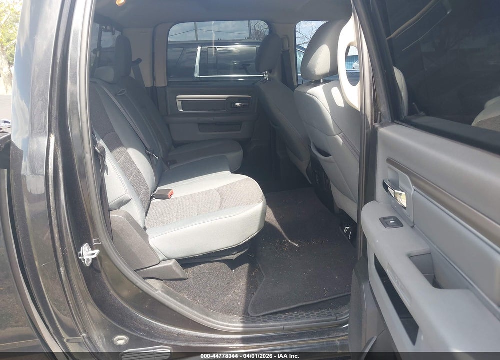 2019 RAM 1500 CLASSIC SLT  4X4 5'7 BOX VIN: 1C6RR7LG6KS516490