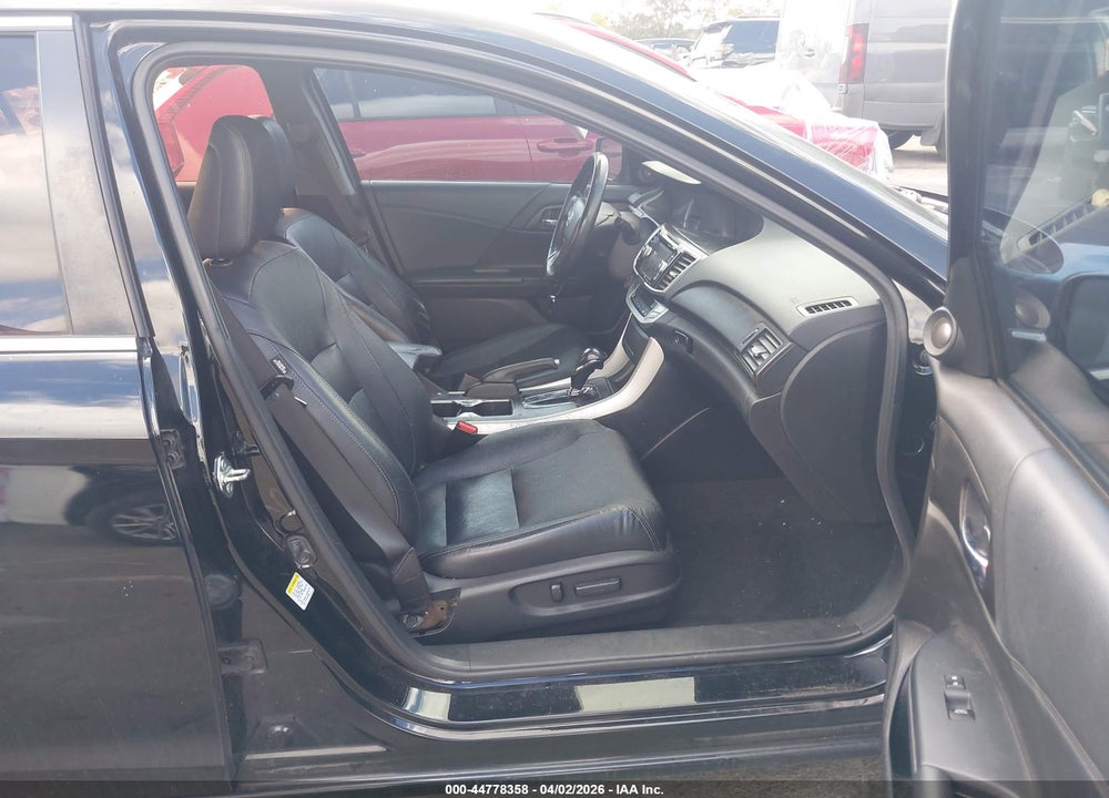 2015 HONDA ACCORD EX-L VIN: 1HGCR2F82FA263431