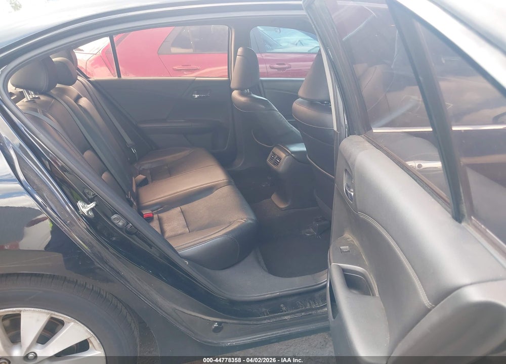 2015 HONDA ACCORD EX-L VIN: 1HGCR2F82FA263431